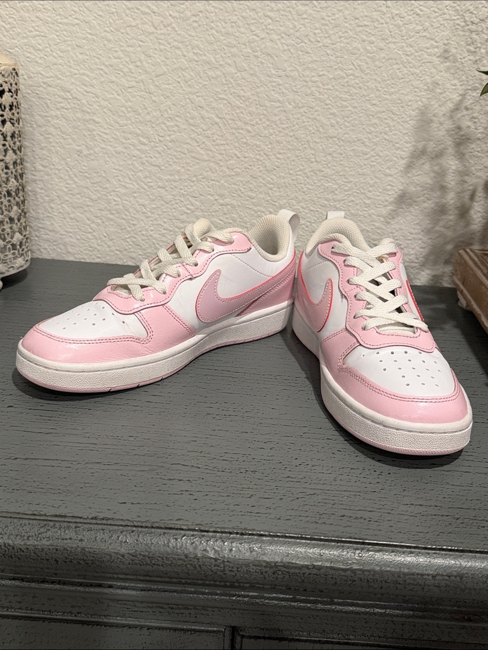Nike Court Borough Low Recraft Girls 2se Low-Top Sneakers in White & Light Pink